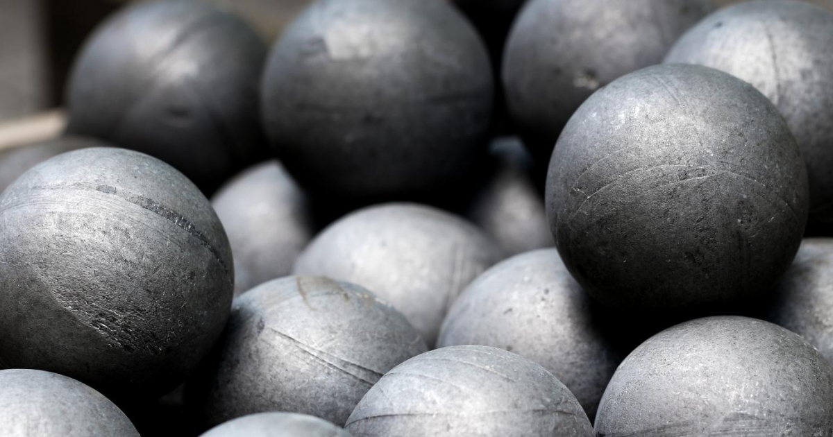 Cast steel grinding media (mill balls)