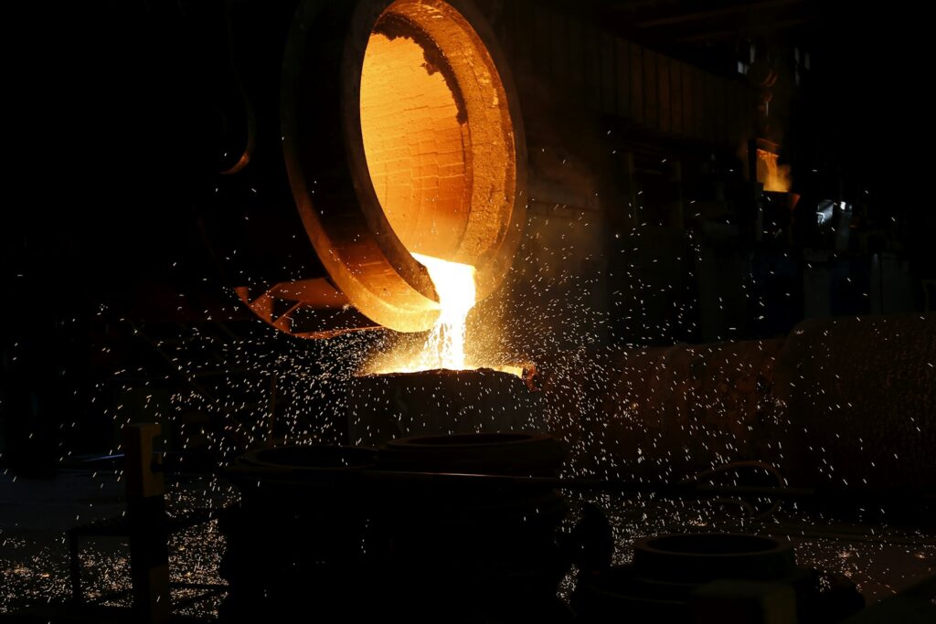 Manganese steel molten pour